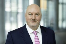 Marc Dietenmeier fotografiert Führungskräfte für die BMW Bank und Alphabet