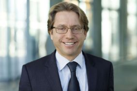 Marc Dietenmeier fotografiert Führungskräfte für die BMW Bank und Alphabet