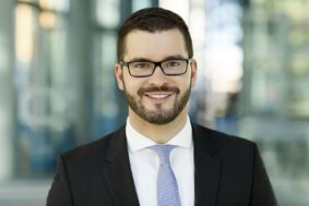 Marc Dietenmeier fotografiert Führungskräfte für die BMW Bank und Alphabet