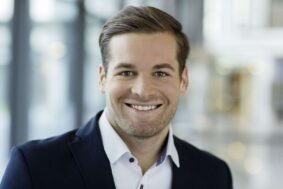Marc Dietenmeier fotografiert Führungskräfte für die BMW Bank und Alphabet