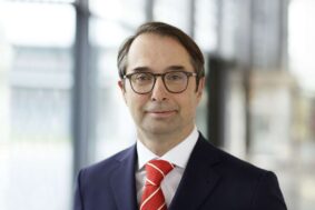 Marc Dietenmeier fotografiert Führungskräfte für die BMW Bank und Alphabet