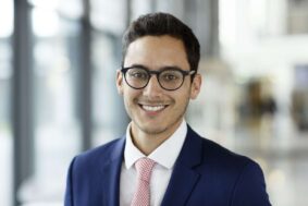 Marc Dietenmeier fotografiert Führungskräfte für die BMW Bank und Alphabet
