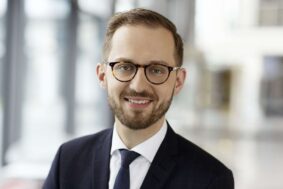 Marc Dietenmeier fotografiert Führungskräfte für die BMW Bank und Alphabet