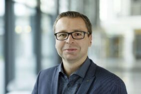 Marc Dietenmeier fotografiert Führungskräfte für die BMW Bank und Alphabet